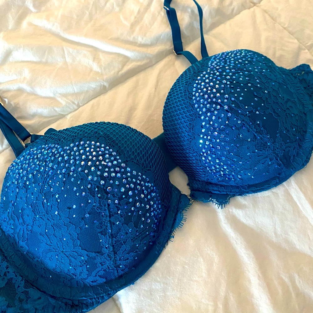 Victoria’s Secret bra 38B
